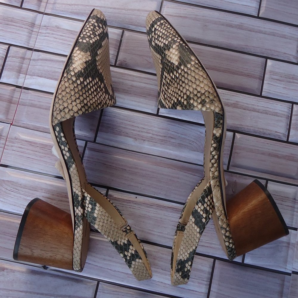 SIZE 6.5. Antonio Melani snakeskin python leather sandals. - Picture 9 of 16